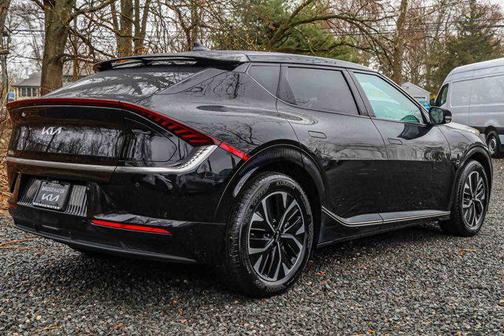 Aurora Black Pearl 2024 Kia EV6 Wind