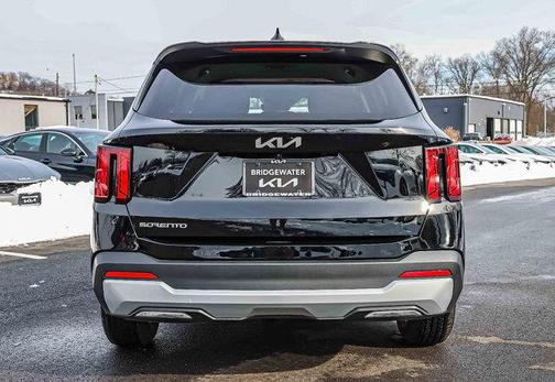 2025 Kia Sorento LX