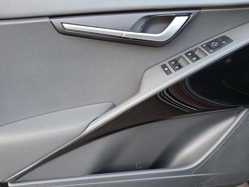 2025 Kia Niro Plug-In Hybrid EX
