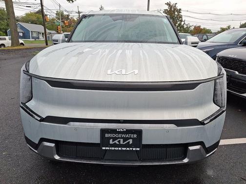 Ivory Silver 2026 Kia EV9 Wind