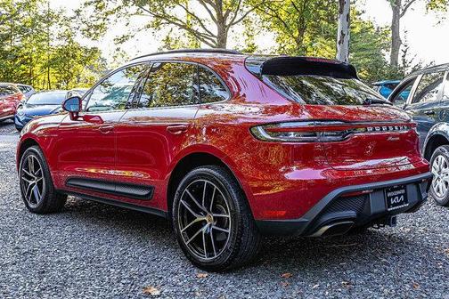 2022 Porsche Macan Base