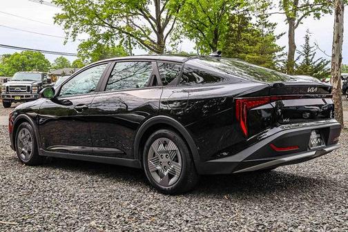 Aurora Black Pearl 2025 Kia K4 LX