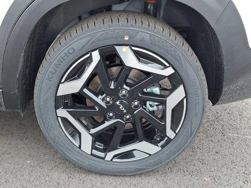 2025 Kia Seltos SX