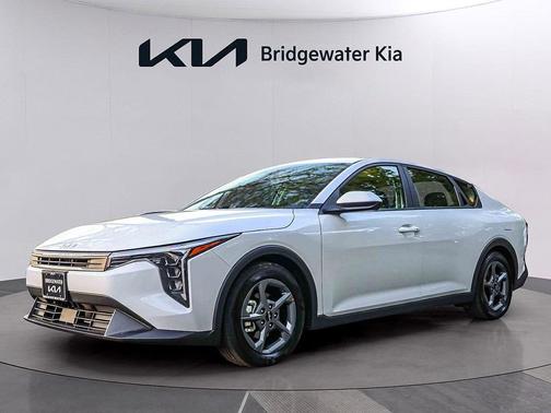Snow White Pearl 2025 Kia K4 LXS