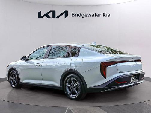 Snow White Pearl 2025 Kia K4 LXS