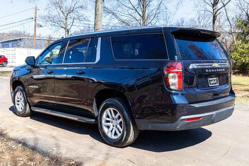 2023 Chevrolet Suburban LT