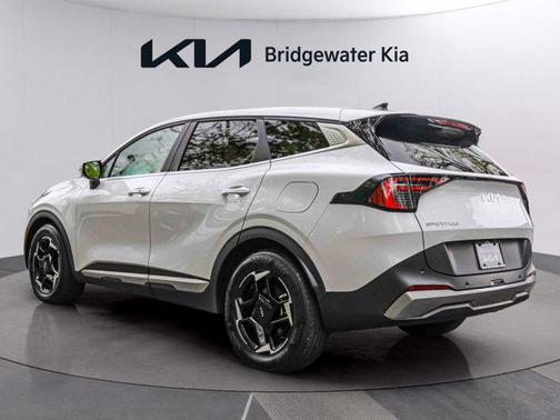 Glacial White Pearl 2026 Kia Sportage EX
