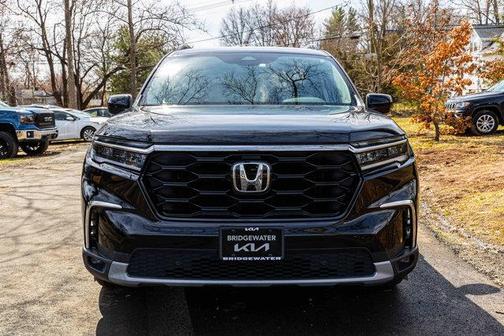 2023 Honda Pilot Touring 8-Passenger