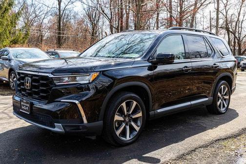 2023 Honda Pilot Touring 8-Passenger