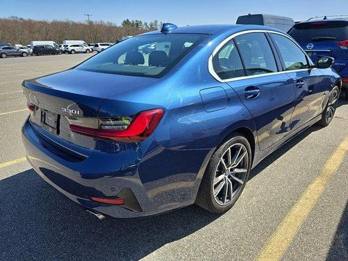 2022 BMW 330 i xDrive