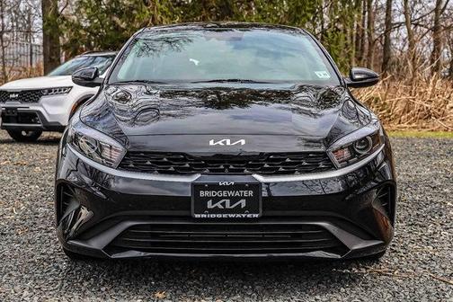 Aurora Black 2024 Kia Forte LXS