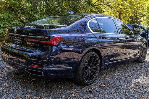 2022 BMW 750 i xDrive