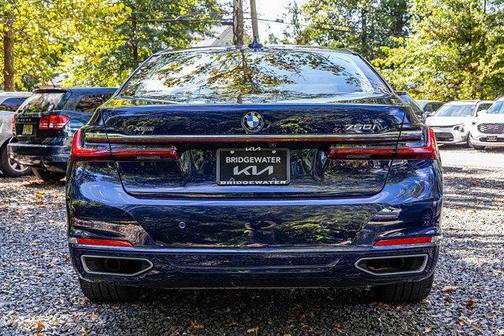 2022 BMW 750 i xDrive