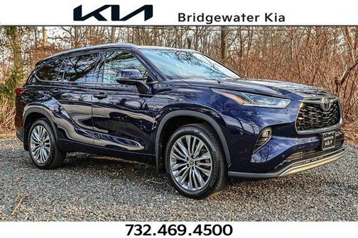 2023 Toyota Highlander Platinum