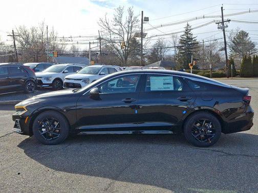 2025 Kia K5 LXS
