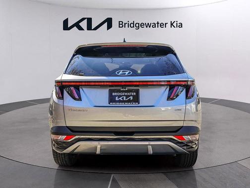 Shimmering Silver 2022 Hyundai TUCSON Limited