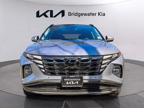 Shimmering Silver 2022 Hyundai TUCSON Limited