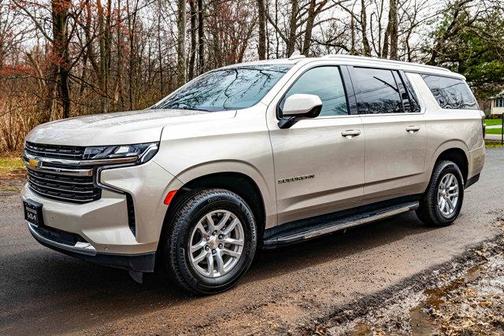 2023 Chevrolet Suburban LT