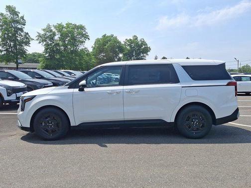 2025 Kia Carnival LXS