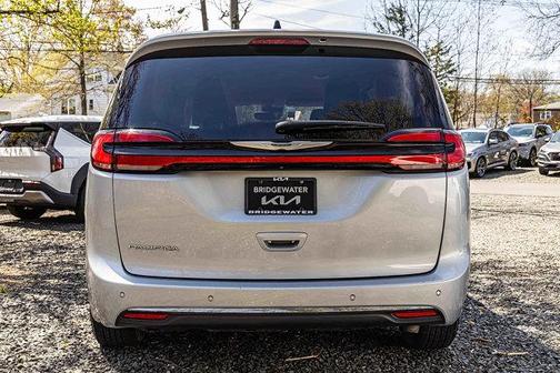 Silver Mist Clearcoat 2023 Chrysler Pacifica Touring L