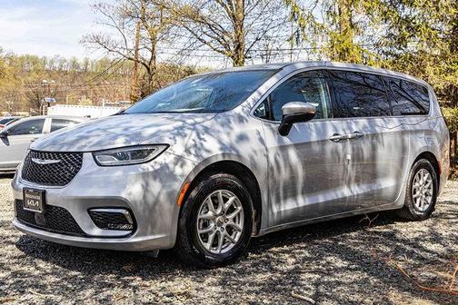 Silver Mist Clearcoat 2023 Chrysler Pacifica Touring L