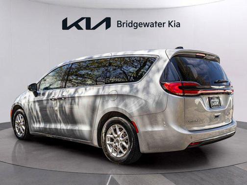 Silver Mist Clearcoat 2023 Chrysler Pacifica Touring L