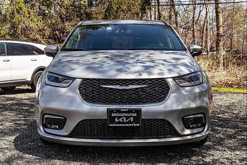 Silver Mist Clearcoat 2023 Chrysler Pacifica Touring L