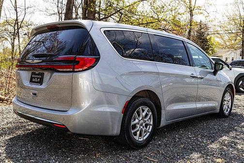 Silver Mist Clearcoat 2023 Chrysler Pacifica Touring L