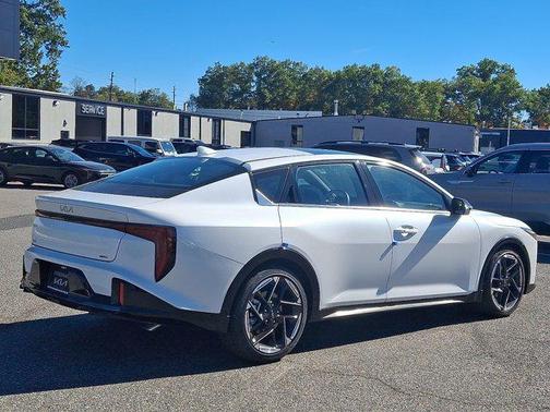 2025 Kia K4 GT-Line