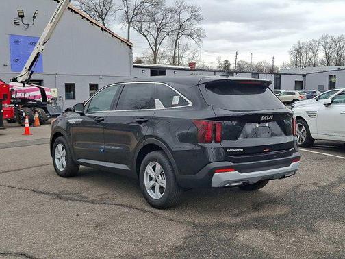 2025 Kia Sorento LX