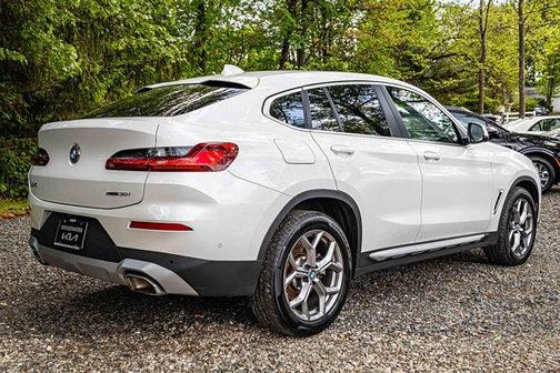 2024 BMW X4 xDrive30i