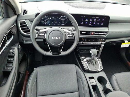 2025 Kia Seltos SX