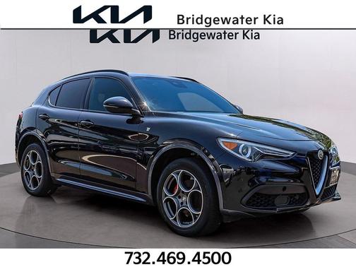 Vulcano Black Metallic 2022 Alfa Romeo Stelvio Ti