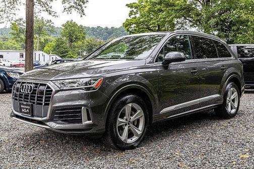 2022 Audi Q7 45 Premium Plus