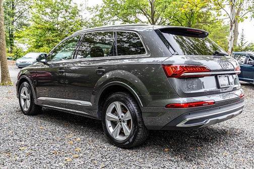 2022 Audi Q7 45 Premium Plus