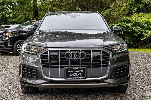 2022 Audi Q7 45 Premium Plus