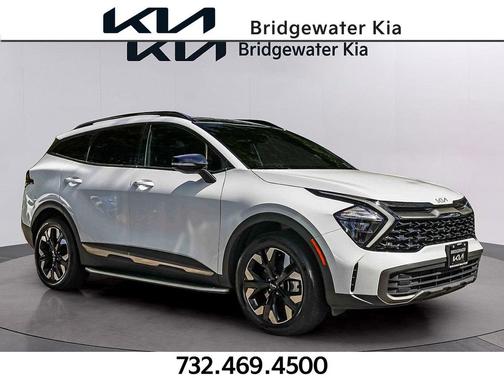 Glacial White Pearl 2023 Kia Sportage X-Line
