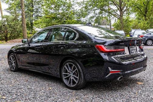 2019 BMW 330 i xDrive