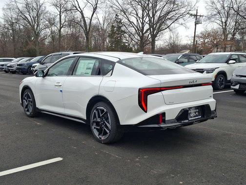 2025 Kia K4 GT-Line