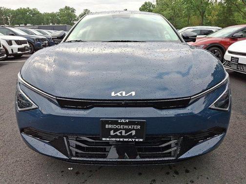2025 Kia EV6 Wind