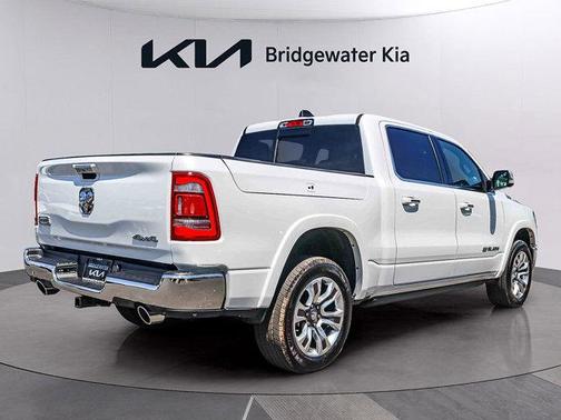 Ivory White Tri-Coat Pearlcoat 2019 RAM 1500 Longhorn