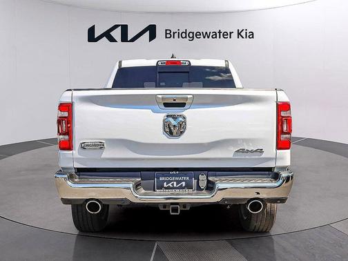 Ivory White Tri-Coat Pearlcoat 2019 RAM 1500 Longhorn