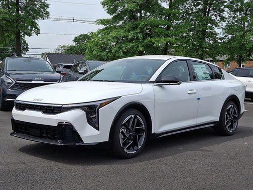 2025 Kia K4 GT-Line