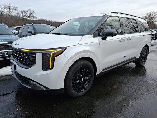 Snow White Pearl 2026 Kia Carnival Hybrid SX