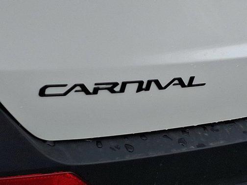 Snow White Pearl 2026 Kia Carnival Hybrid SX