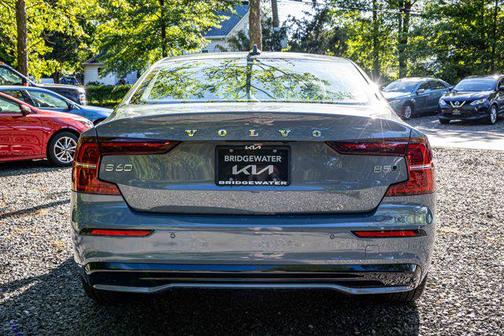 2024 Volvo S60 Ultimate Dark Theme