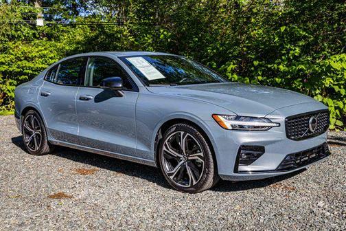 2024 Volvo S60 Ultimate Dark Theme