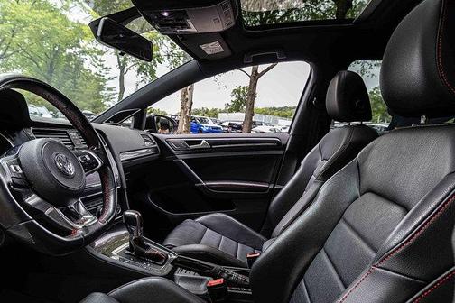 2017 Volkswagen Golf GTI Sport
