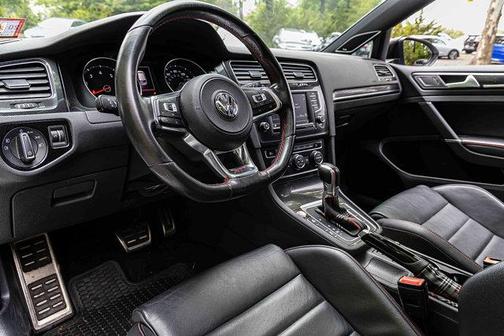 2017 Volkswagen Golf GTI Sport