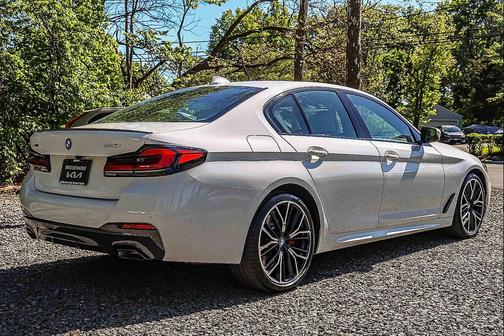 Alpine White 2023 BMW 540 i xDrive